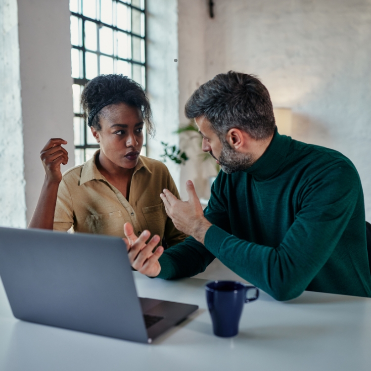 Onlineterapi par der diskuterer under online parterapi